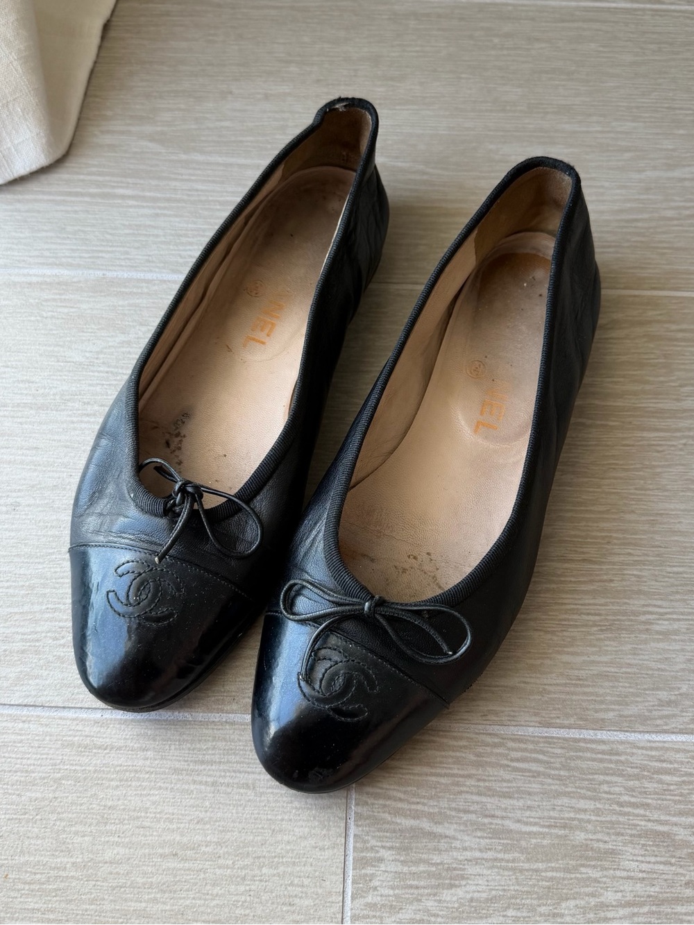 Vintage Chanel Black Leather Cap Toe Ballet Flats - Classic CC Logo